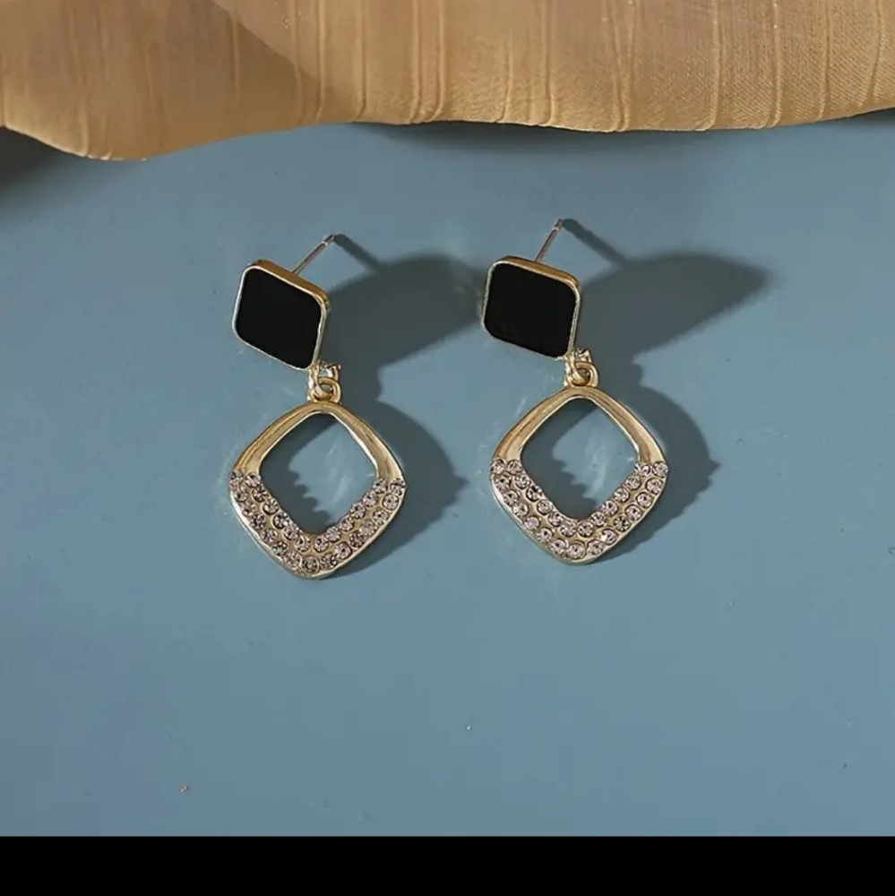 Drop Earing - Picture 4 of 6